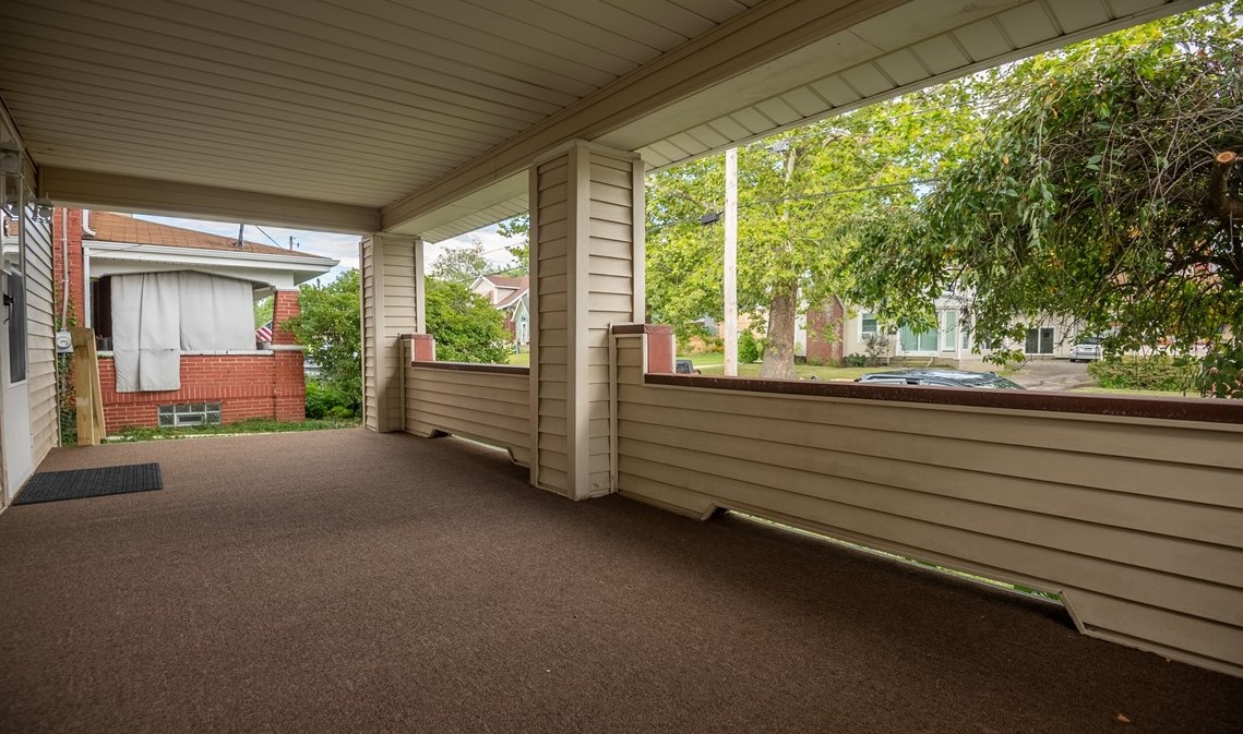 315 Independence Ct, Hermitage, PA 16146