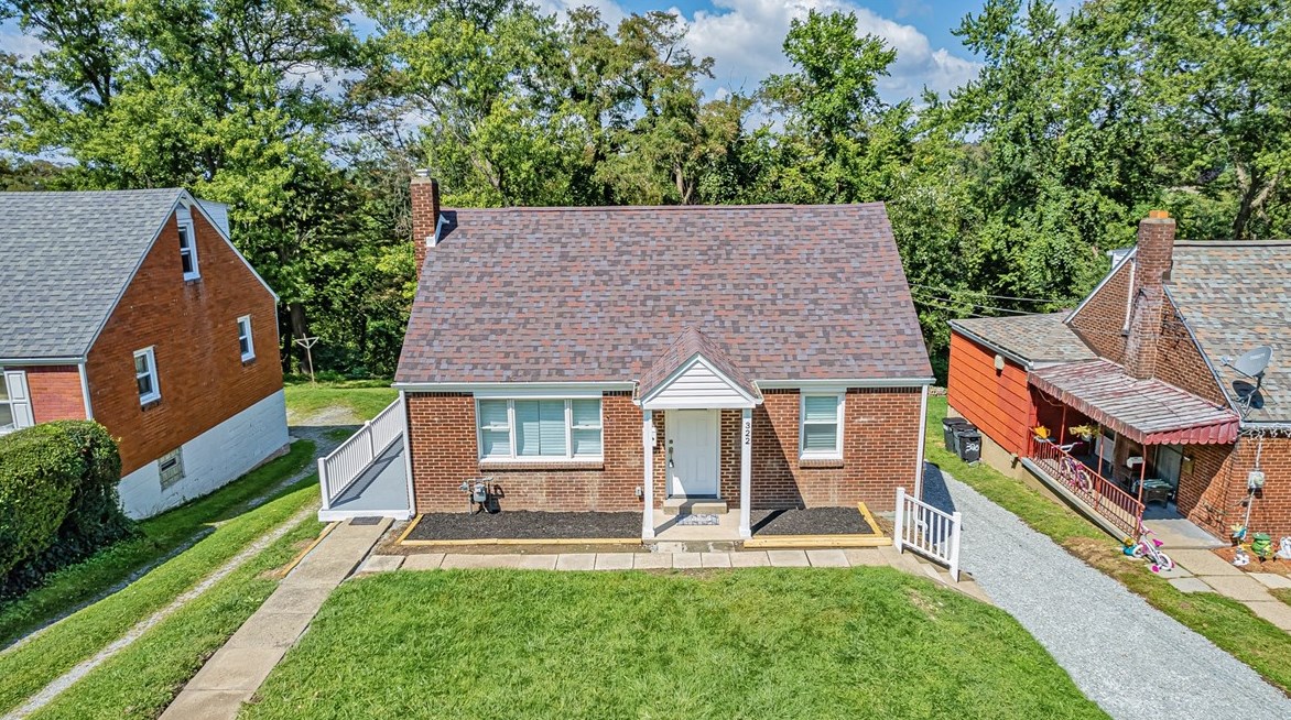 322 Foster Rd, North Versailles, PA 15137-2441