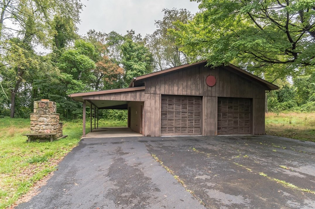 7409 National Pike, Oliphant Furnace, PA 15401-5112