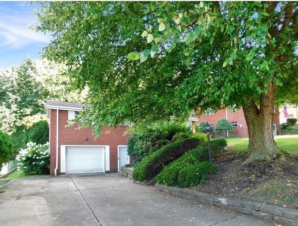 40 Stone Marker Dr, Washington, PA 15301-2746
