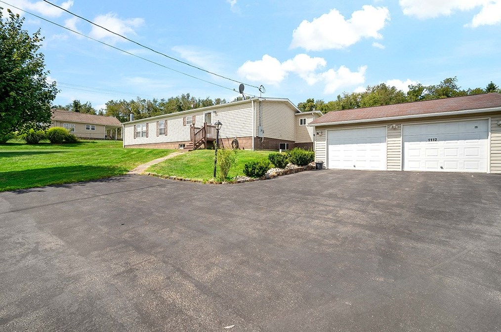 1112 6th St, Hiller, PA 15444-9716