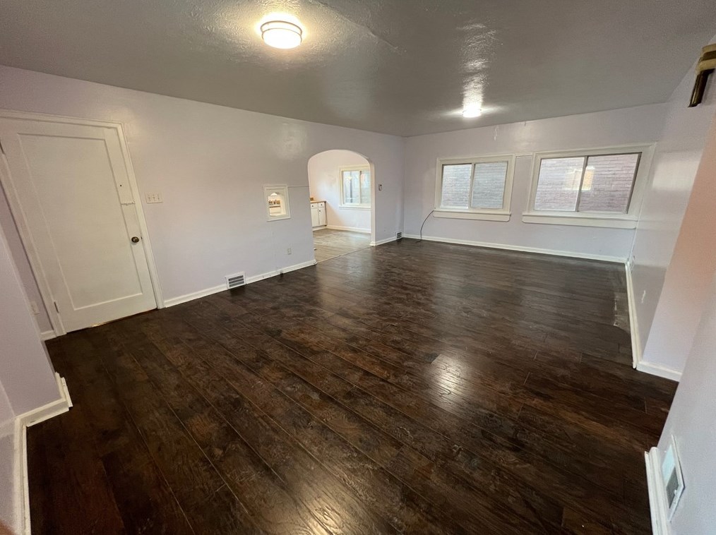 405 6th St #b, Ellwood City, PA 16117