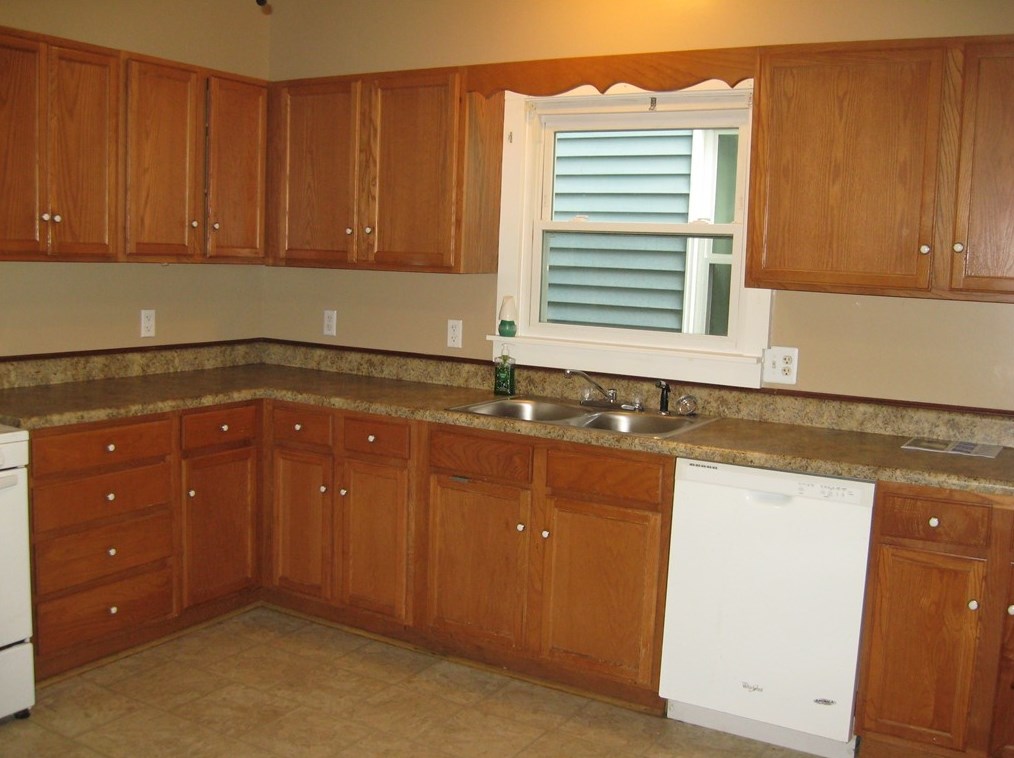 816 Western St, Ellwood City, PA 16117-2867