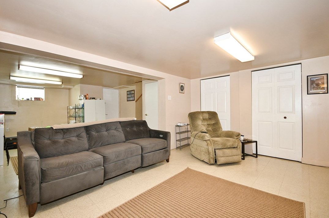 523 California Ave, Monroeville PA 15146-3921 exterior