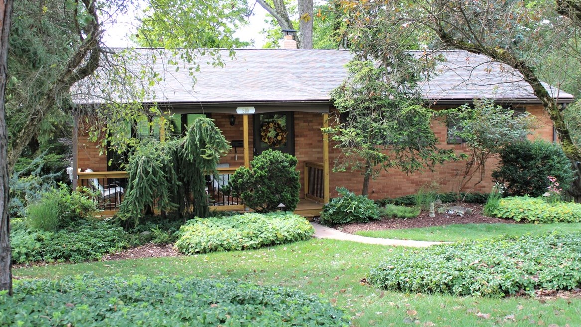 609 Galway Dr, Bethel Park, PA 15102-1303