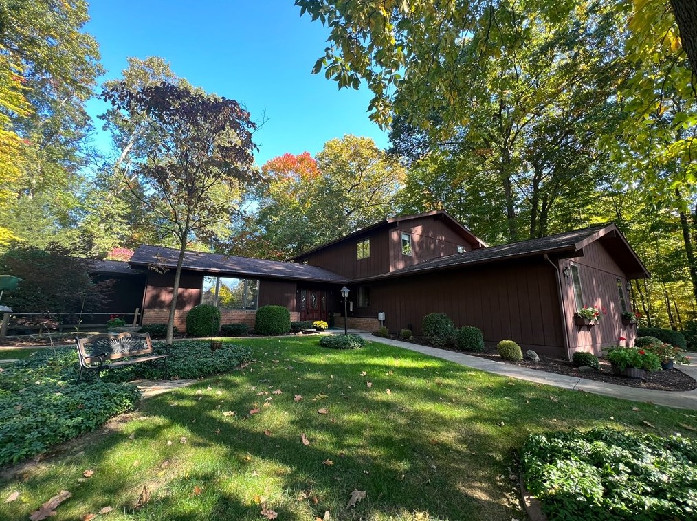 817 Enterprise Rd, Grove City, PA 16127