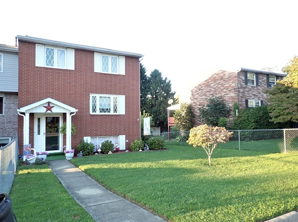 228 Jefferson Ave, Grays Landing, PA 15461