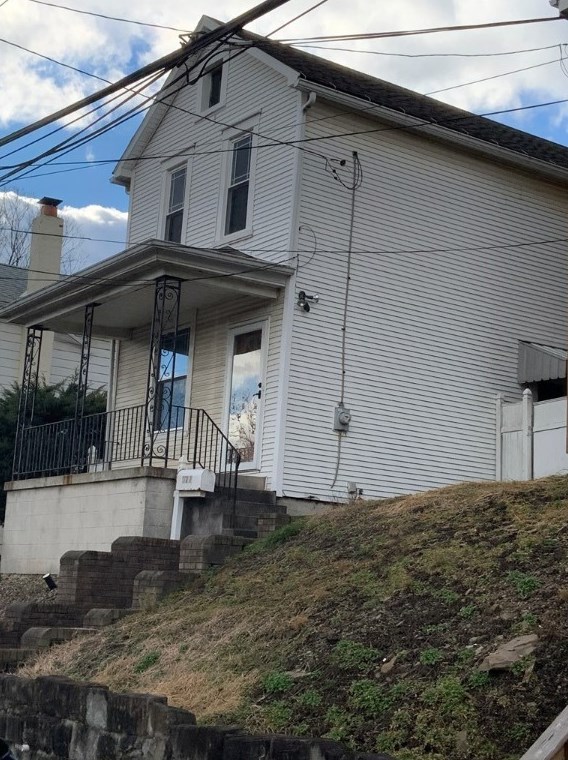 377 Highland Ave, Turtle Creek, PA 15145-2051