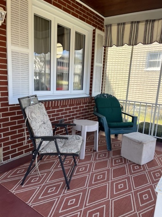 185 Center St, Springdale, PA 15144-1631