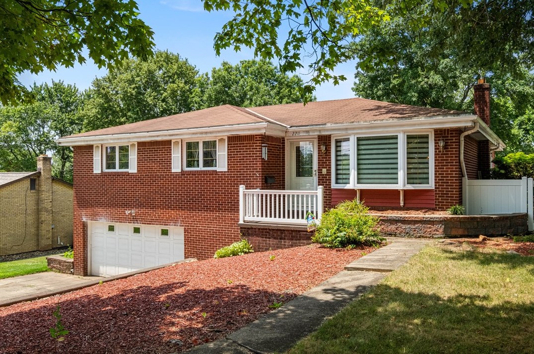 2211 Haymaker Rd, Monroeville, PA 15146-4323