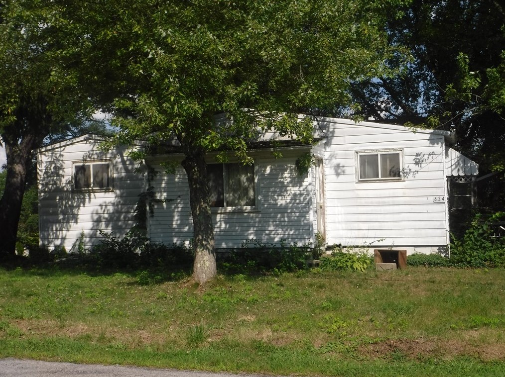 624 Norwood Dr Big, Wampum, PA 16157