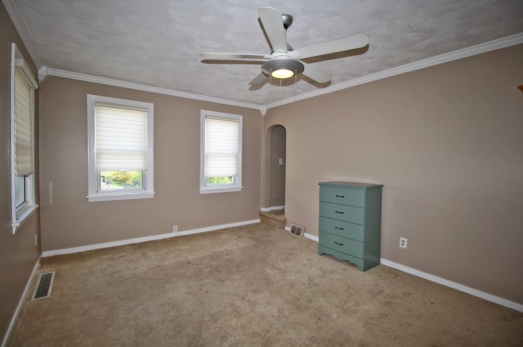 5106 Hardt Rd, Gibsonia, PA 15044