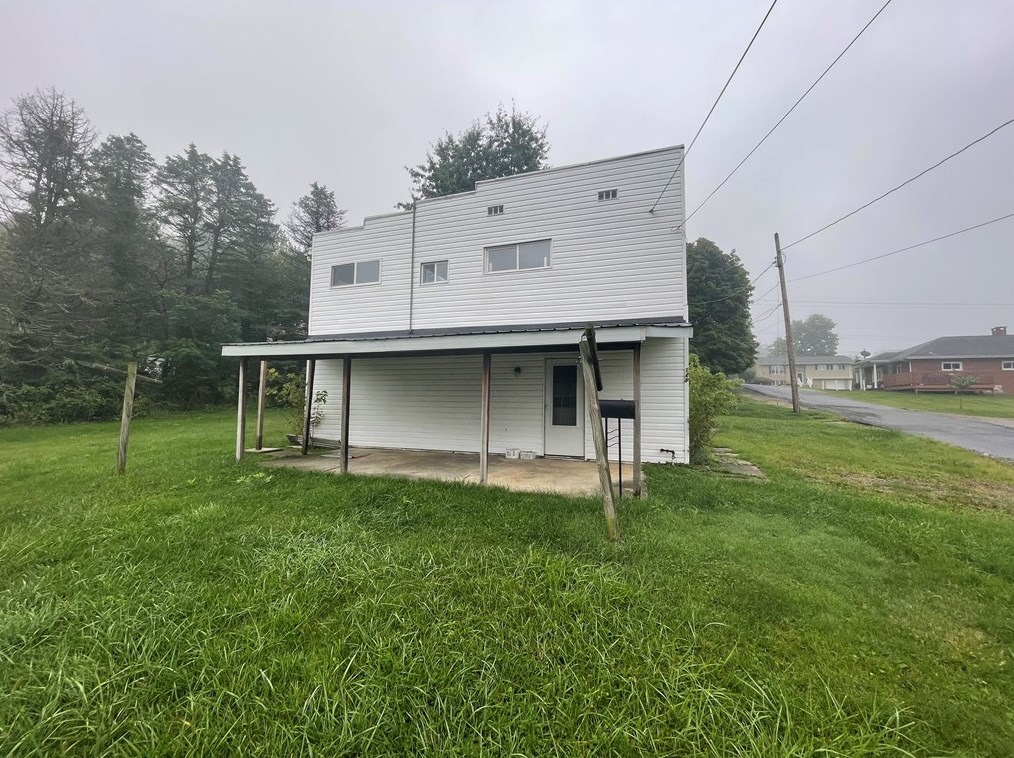 145 East Ave, Indiana, PA 15701-2161