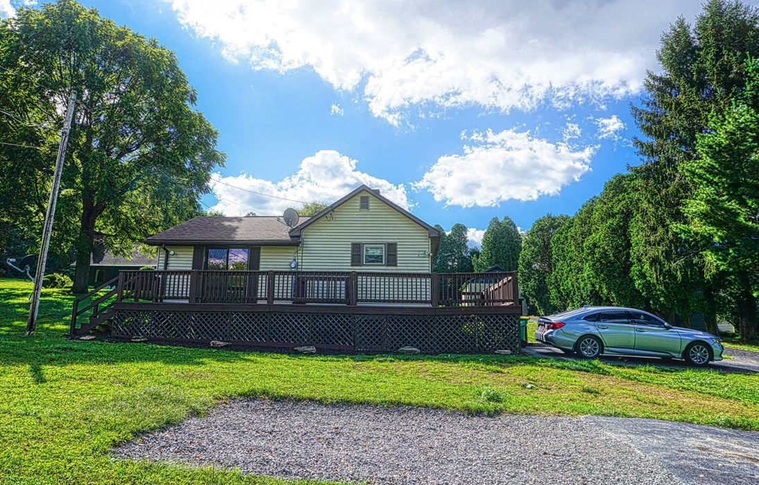 160 Dutchtown Rd, Butler, PA 16002-7516