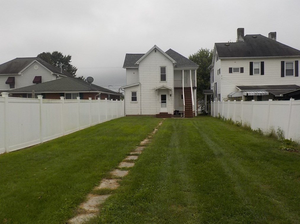 120 Washington St, Grays Landing, PA 15461-1812