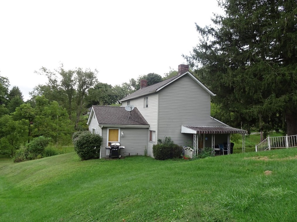 1183 Paintertown Rd, North Huntingdon, PA 15642