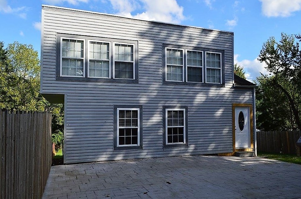 70 Lemoyne Ave, Washington, PA 15301-3677