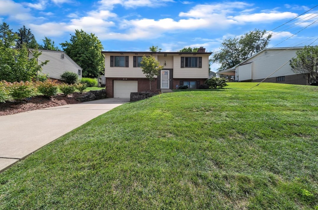 300 Florida Dr, Noblestown, PA 15071