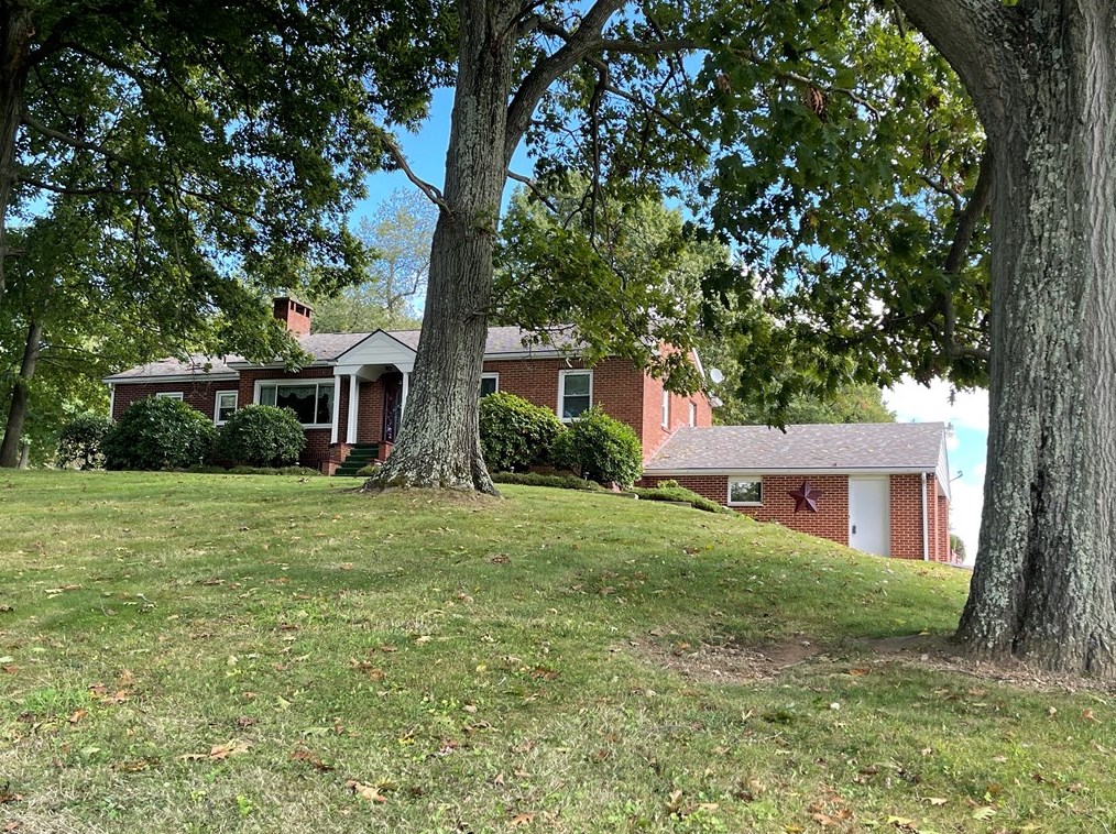 2958 Enon Rd, Enon Valley, PA 16120