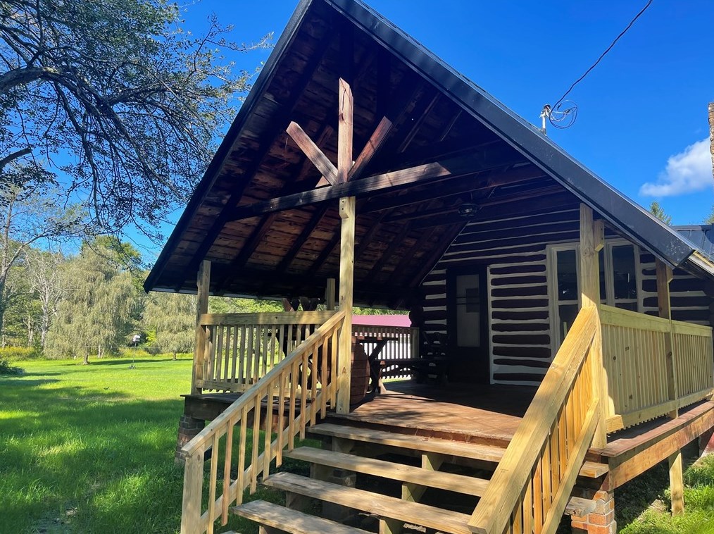 111 Lafayette Trl, Ohiopyle, PA 15470-1320