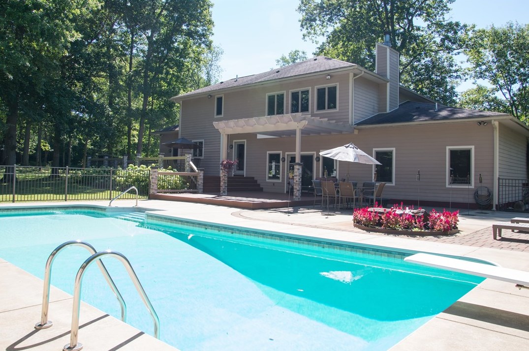 49 Babcock Rd, Mercer, PA 16137