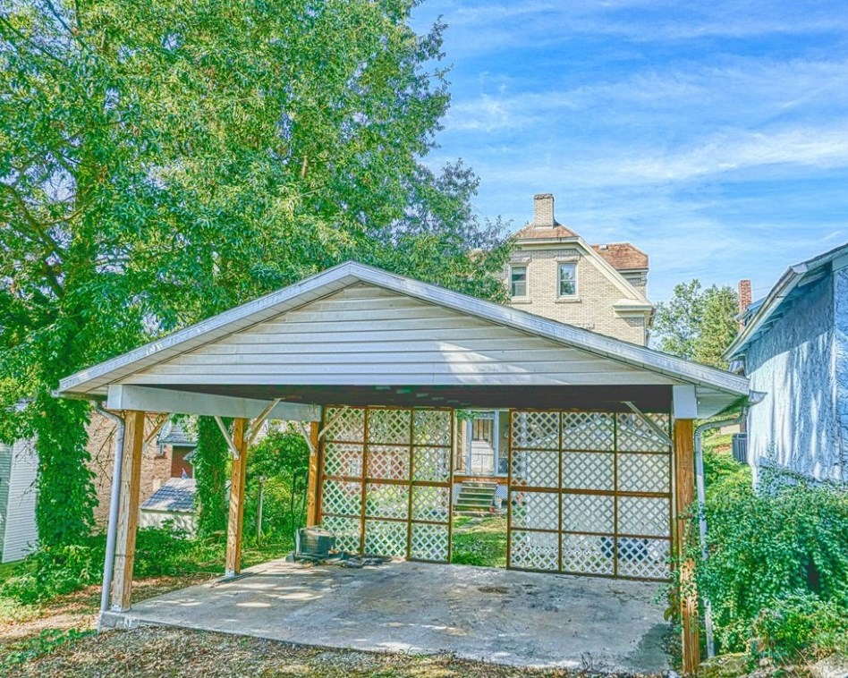 567 3rd St, Butler, PA 16001-4524