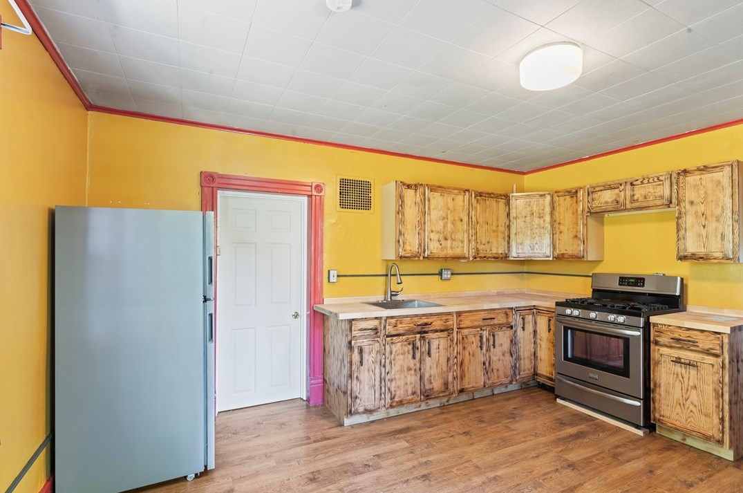 330 Country Club Rd, Washington PA  15301-2712 exterior