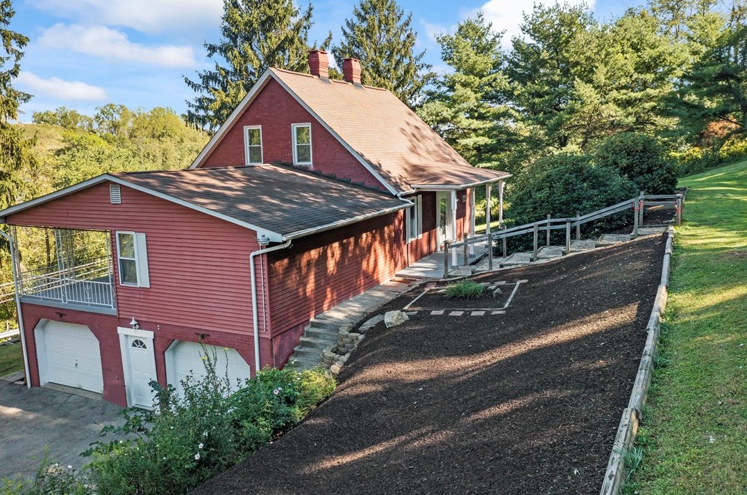 330 Country Club Rd South, Washington, PA 15301