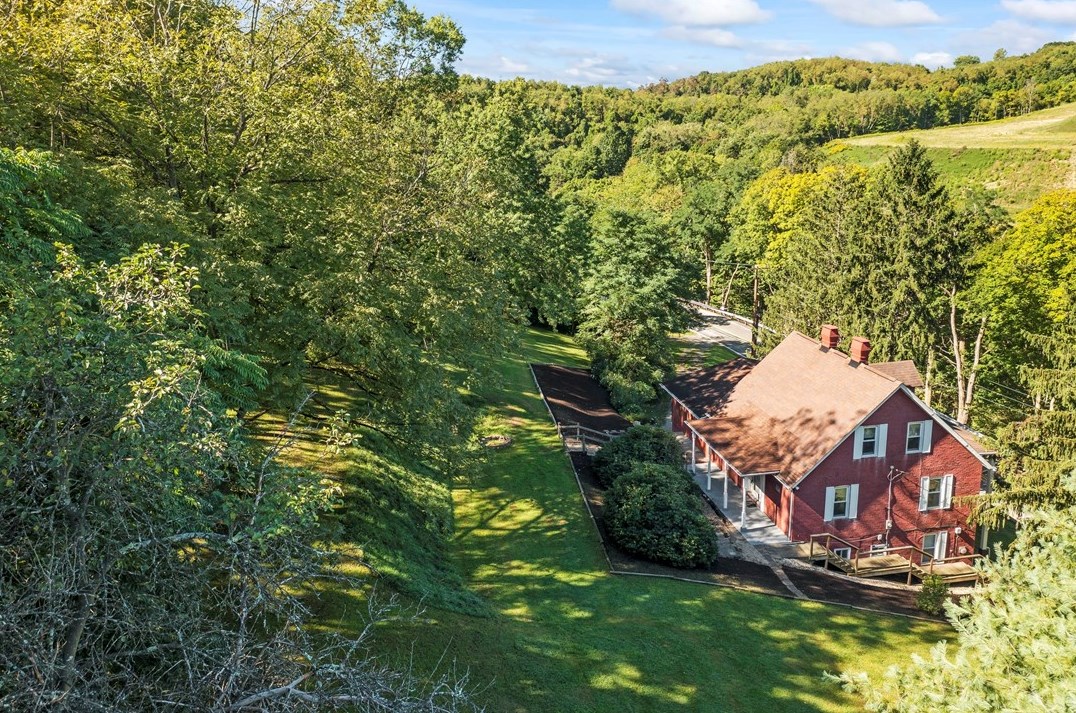 330 Country Club Rd, Washington PA  15301-2712 exterior