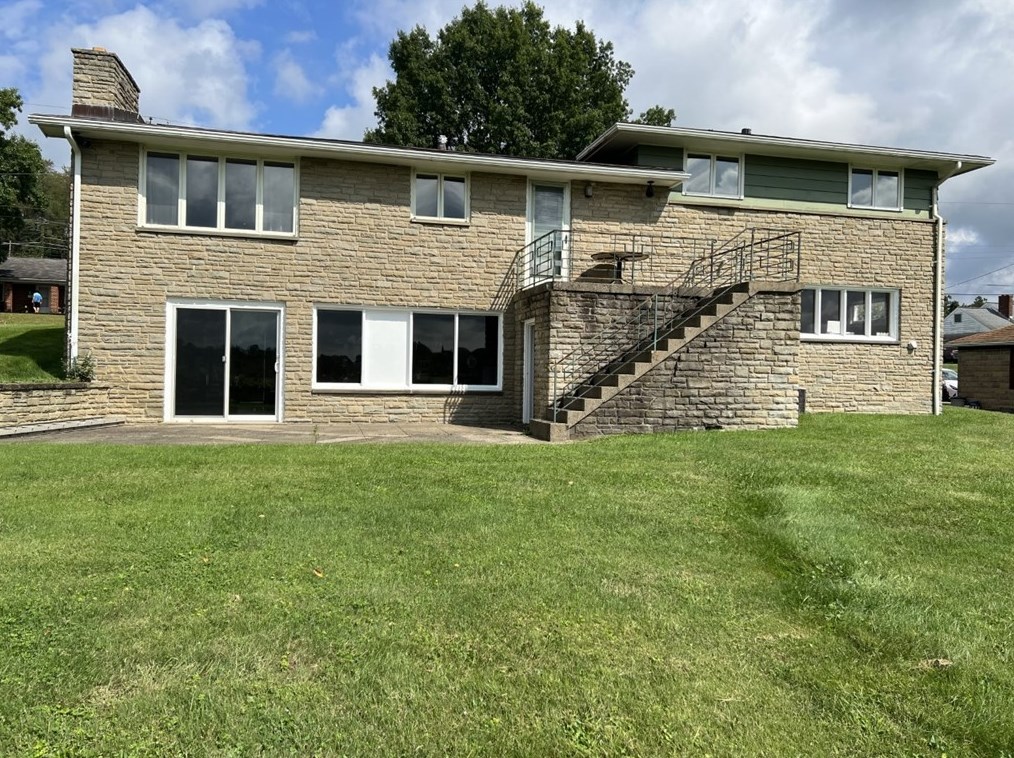 205 Sterling Ave, Grays Landing, PA 15461-1727