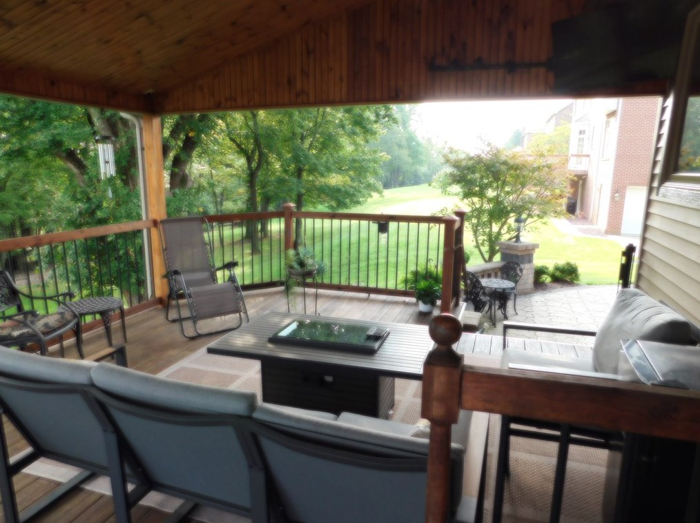 1040 Lexington Dr, Export, PA 15632-9022