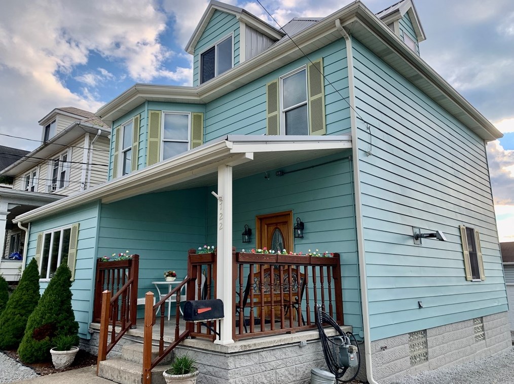 722 S Arch St, Connellsville, PA 15425