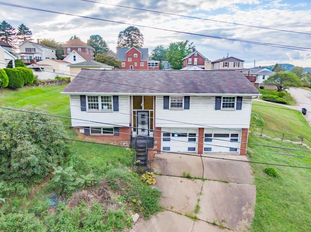 403 Lewis Ave, Jeannette, PA 15644