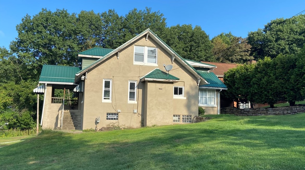 806 Chestnut, Youngwood, PA 15697