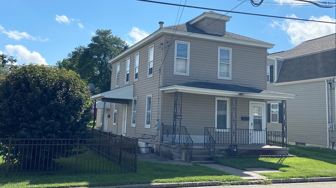104 Baughman, Jeannette, PA 15644