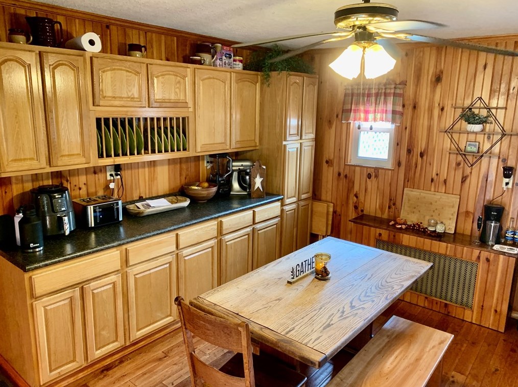 630 Broadford Rd, Connellsville, PA 15425