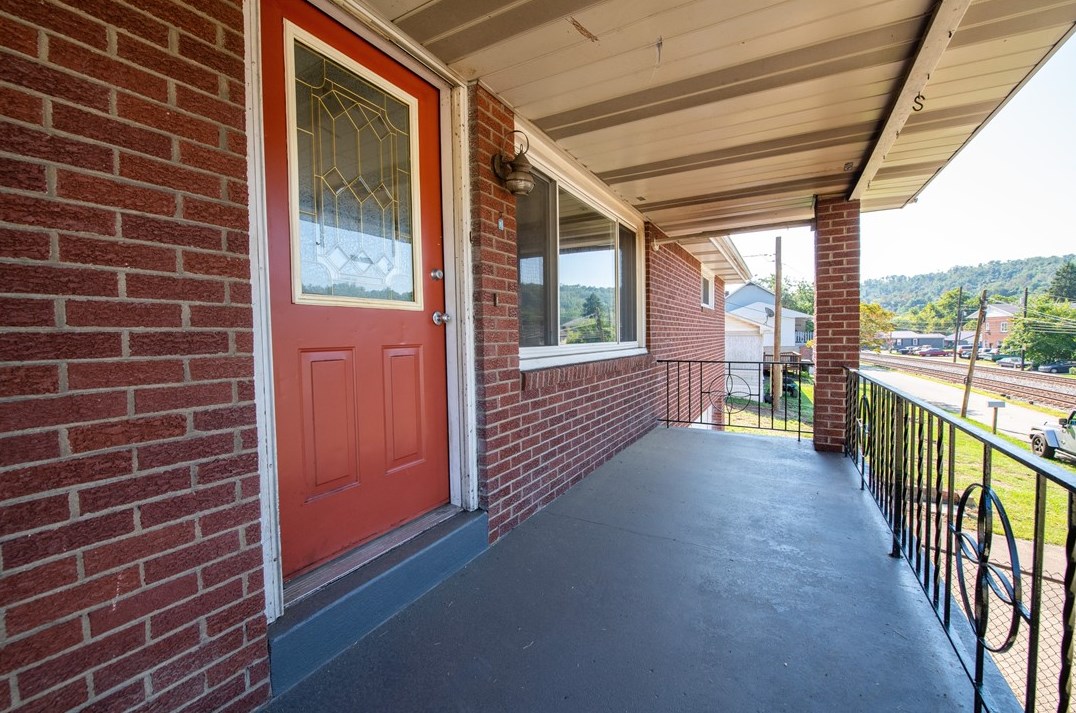 603 3rd Ave, Sutersville, PA 15083