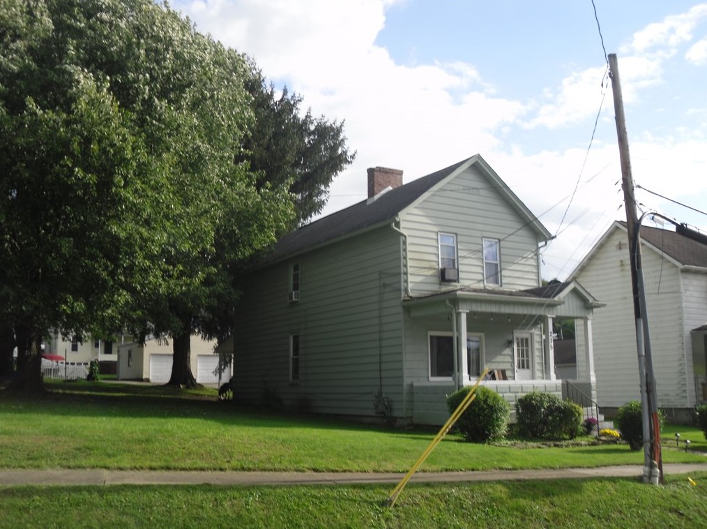 215 2nd St, Van Meter, PA 15479