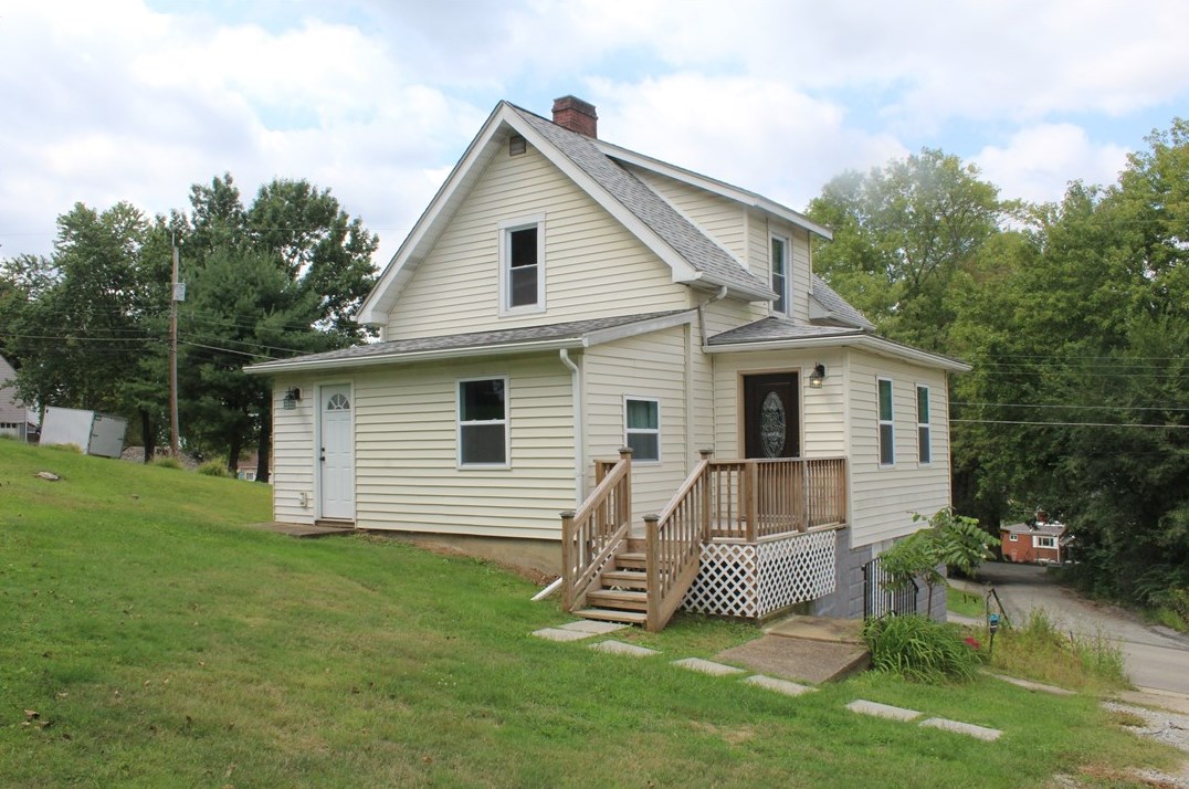 207 Willow Dr, Monroeville, PA 15146