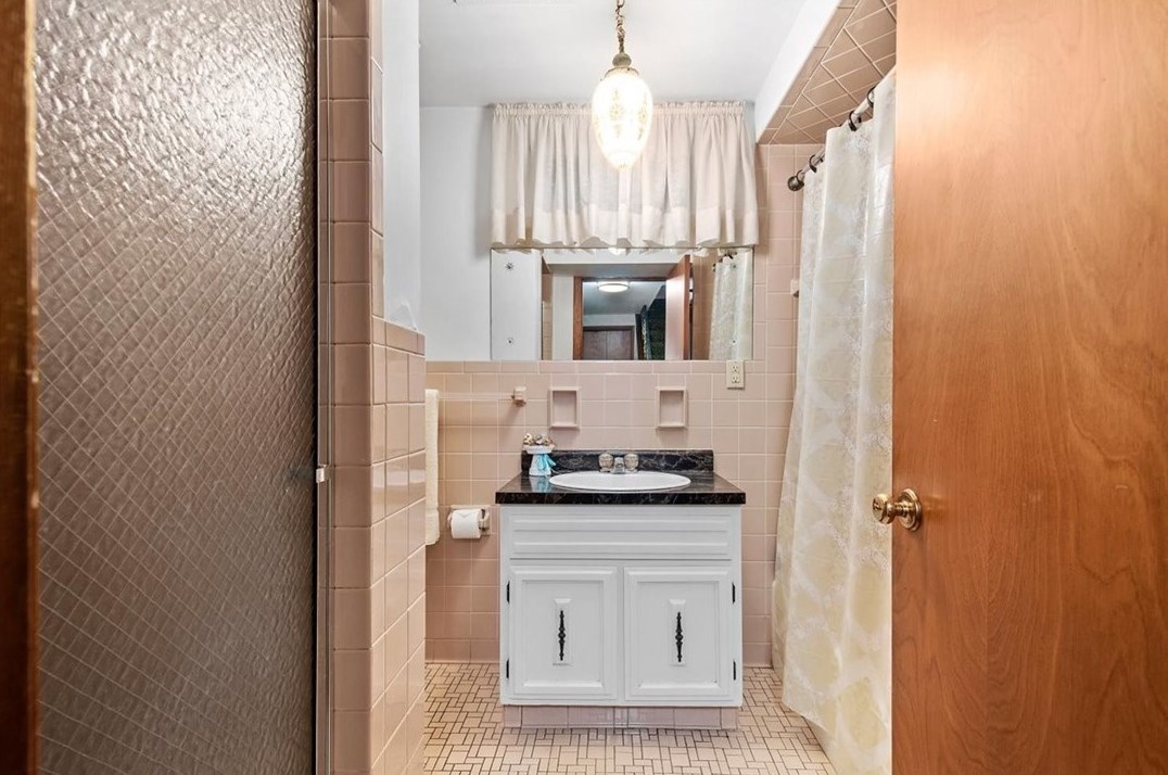 107 Un Ave, North Versailles PA 15137-1847 exterior