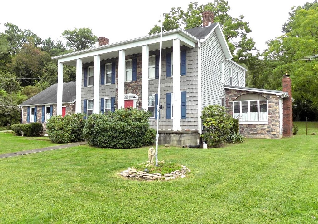 132 Bennington Rd, Hopwood, PA 15445