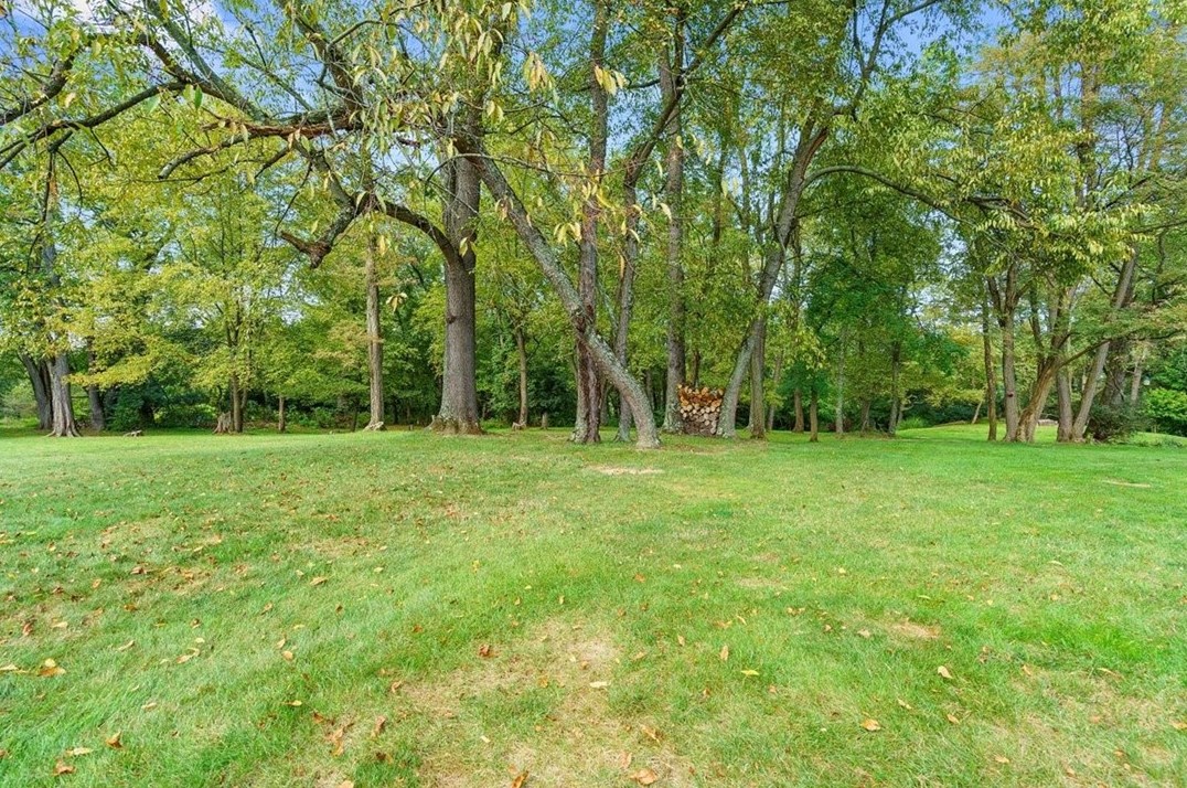 107 Keibler Ln, Monroeville, PA 15146-1600