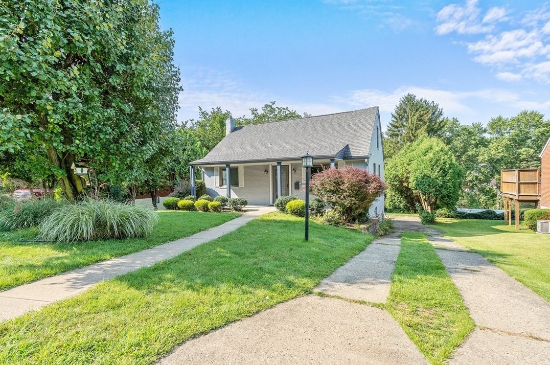 3083 Aljean Dr, Bethel Park, PA 15102-1662