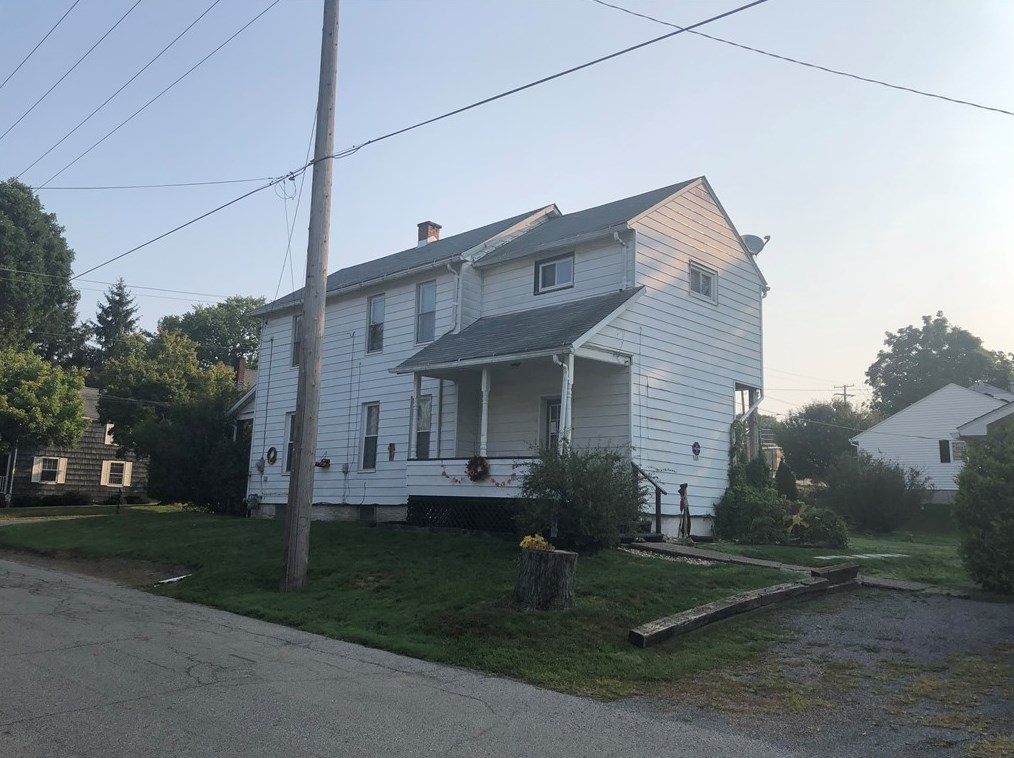 574 Thornton St, Hermitage, PA 16146