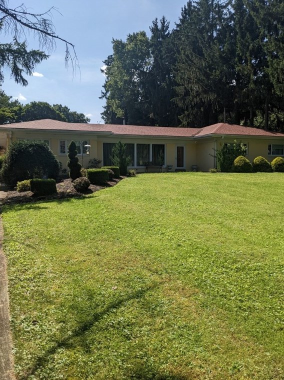 235 Oakville Rd, Beaver Falls, PA 15010-1267