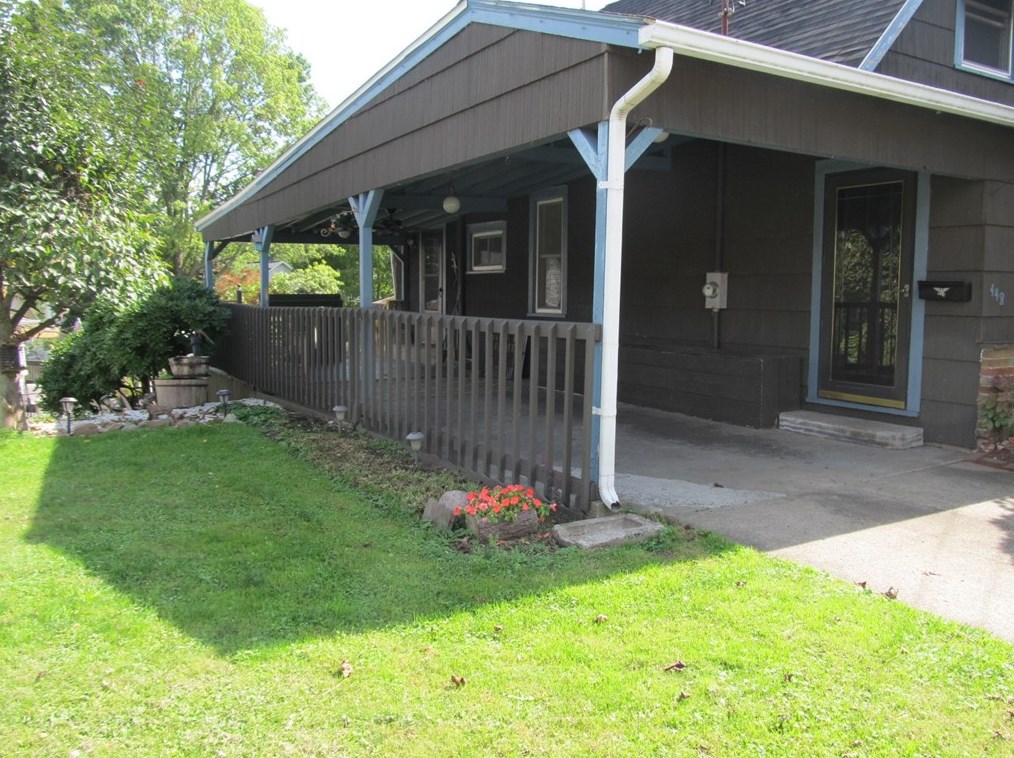448 N Broad St, Grove City, PA 16127