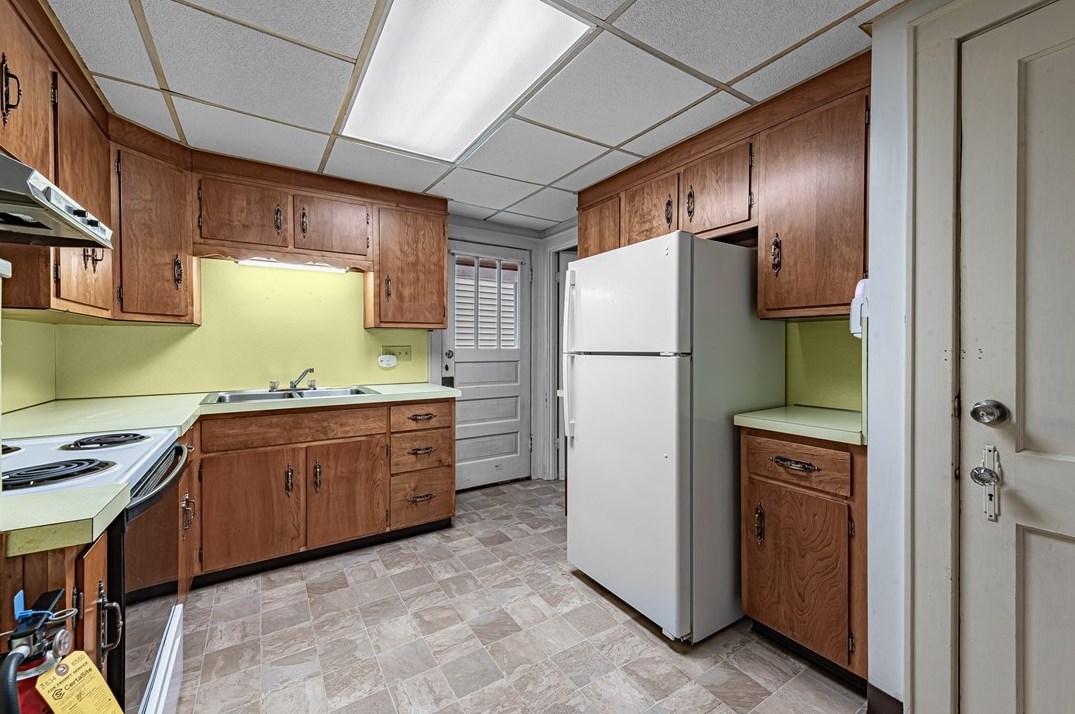 675 Washington St, Indiana PA  15701-3078 exterior