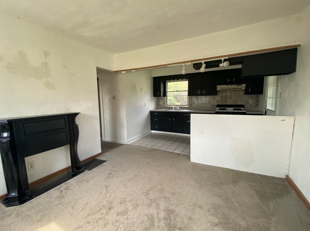 17 Virginia Dr, Mckeesport PA  15133-1005 exterior