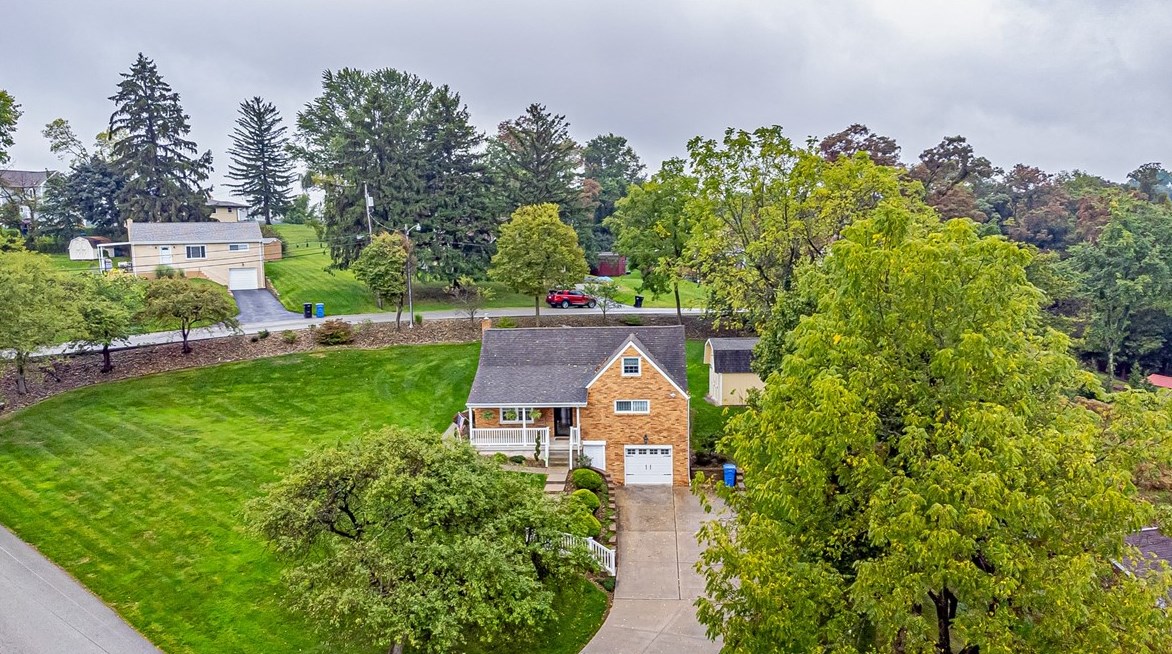 99 Forest Dr, North Huntingdon, PA 15642-1074