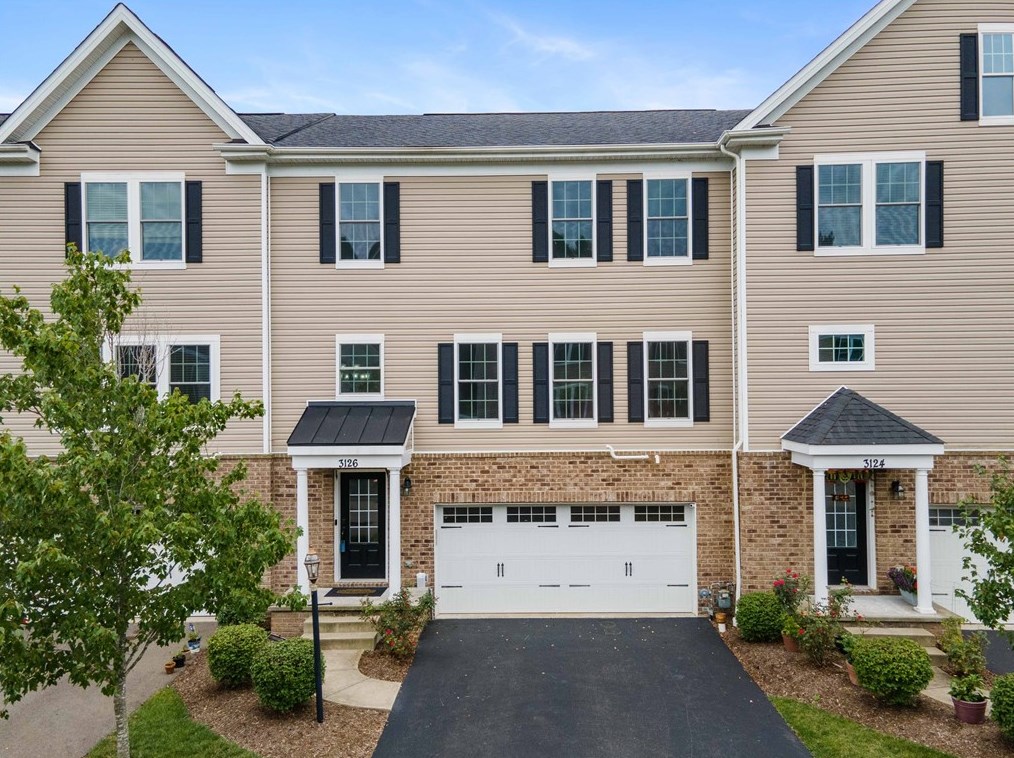 3126 Raintree Dr, Gibsonia, PA 15044